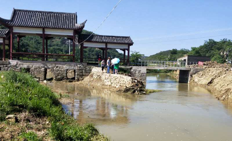 黔西縣甘棠鎮(zhèn)大寨村蔬菜大棚基地龍?zhí)逗雍拥狼逵俟こ? border=